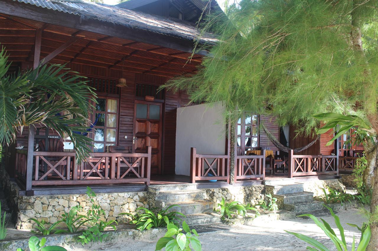 Kadidiri Paradise Batudaka Luaran gambar
